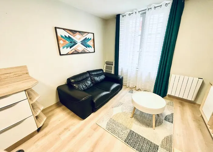 The Cocoon In The Center Of * Senlis (Oise)